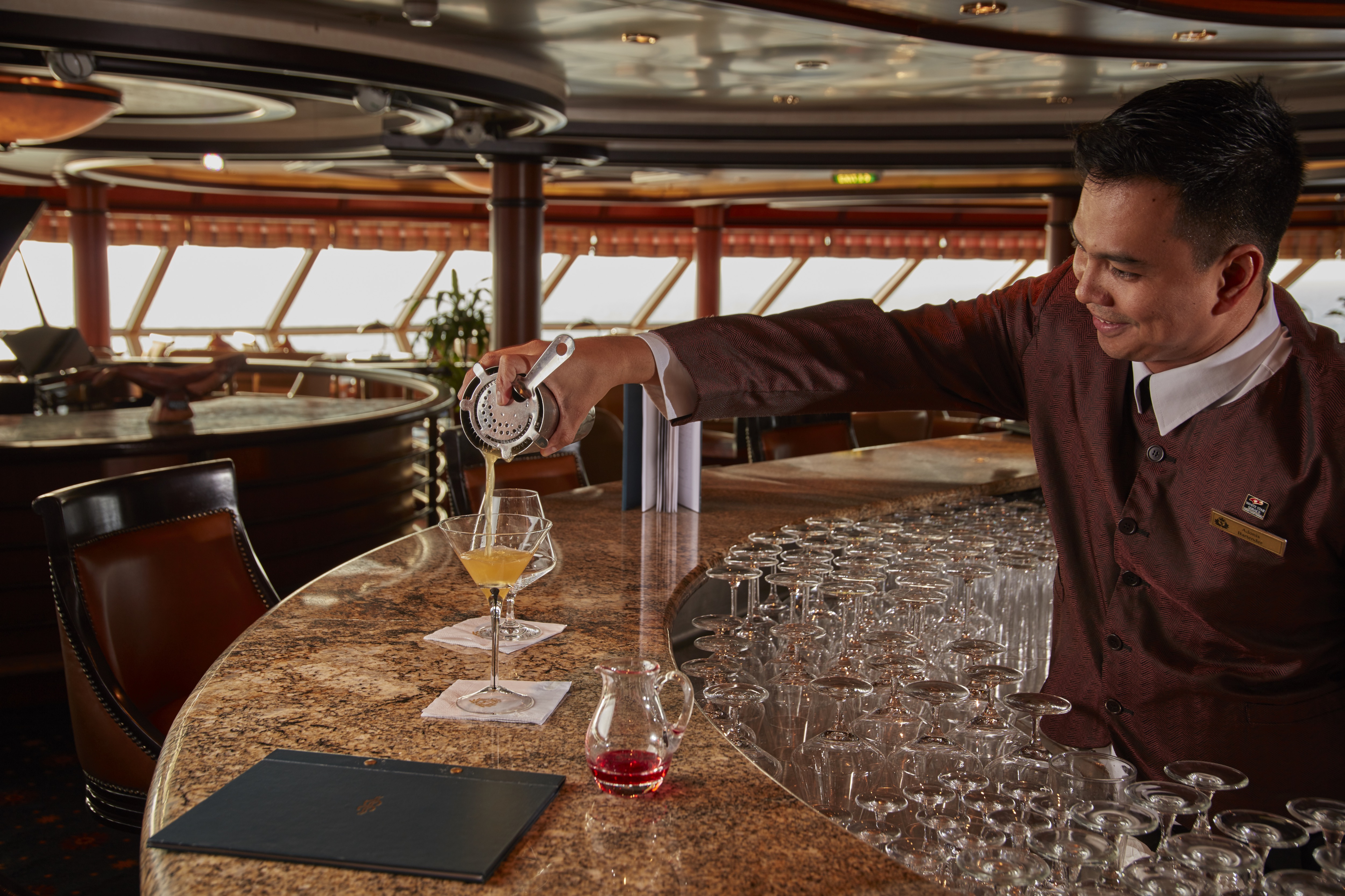 Queen Victoria - Commodore Club